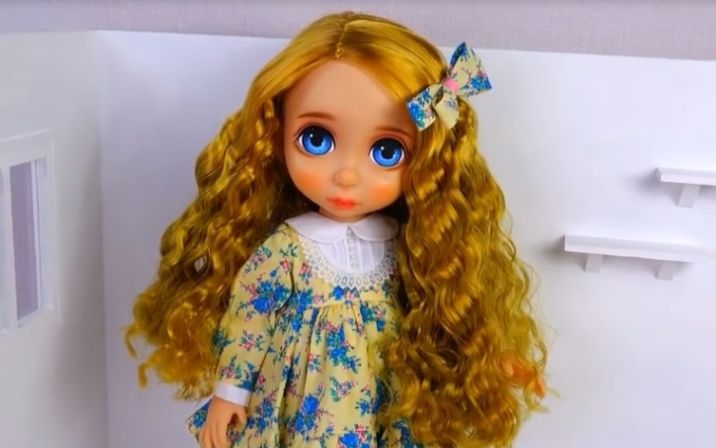 娃娃沙龙娃娃长发公主染发改发型