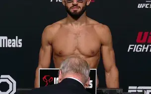 下载视频: UFC Vegas 75官方称重，阿尔曼-萨鲁基安(Arman Tsarukyan)：155.5磅，顺利过磅