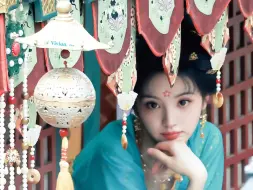 Скачать видео: 【田曦薇】窗边美人，静望如画  武祯｜子夜归候场路透