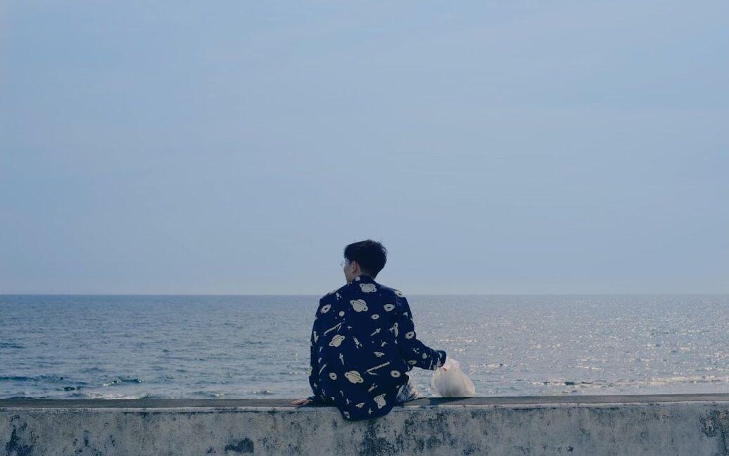 Lucky Kilimanjaro「エモめの夏」Official Music Video_哔哩哔哩_bilibili