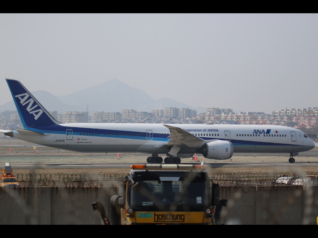 拍机全日空波音78710大连周水子机场