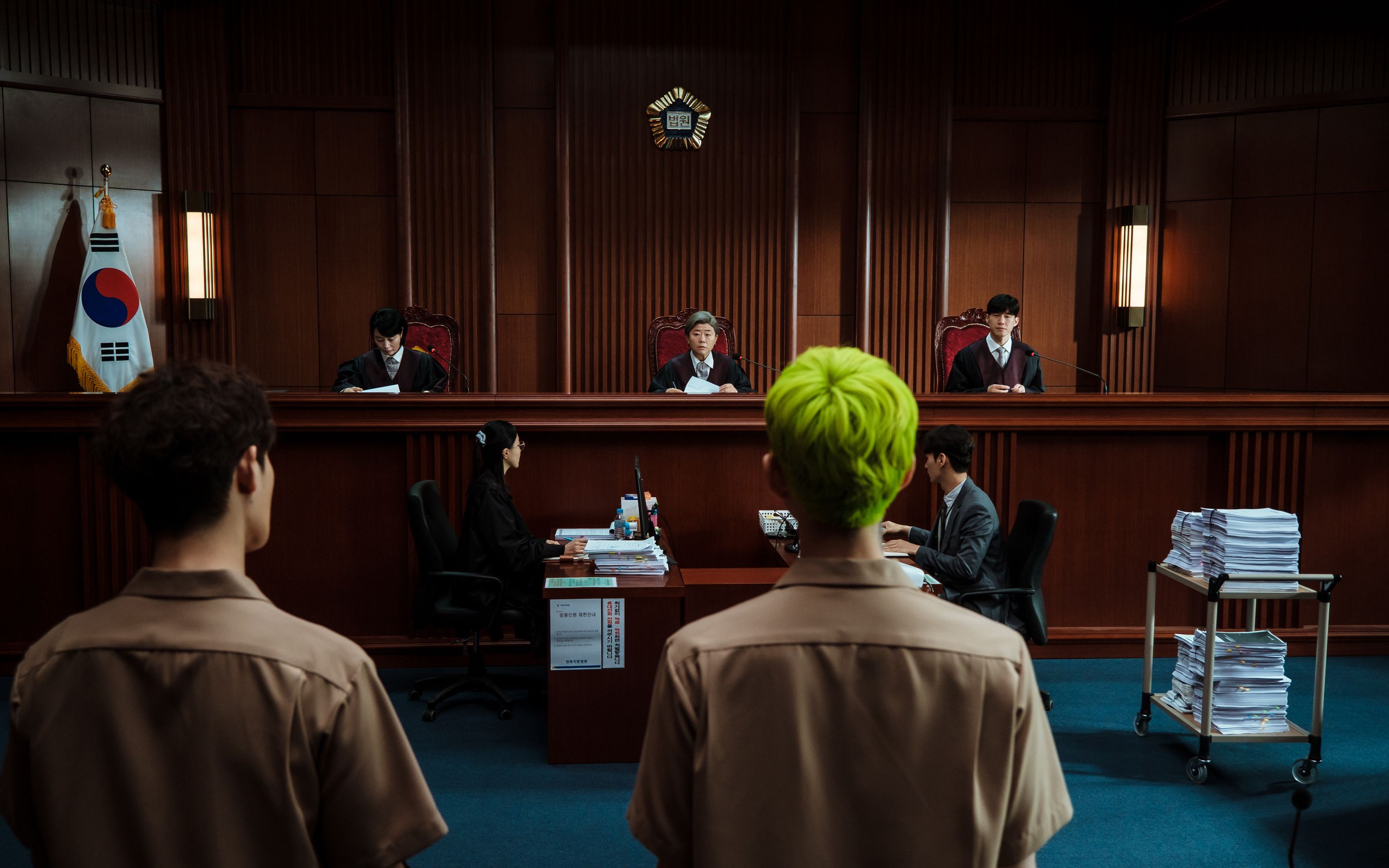 活动  最新悬疑神剧《少年法庭》:在韩国未满14岁杀人,可以叫嚣法官