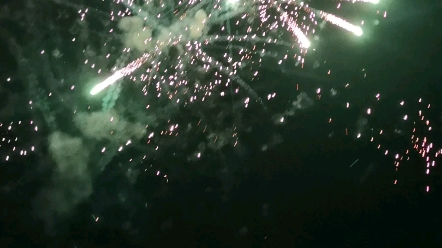 188发亿万富翁牛石烟花