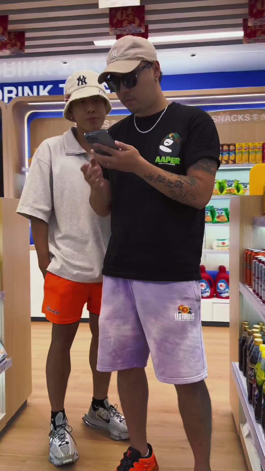 广西的靓仔靓女出来让他们看看喂广西说唱