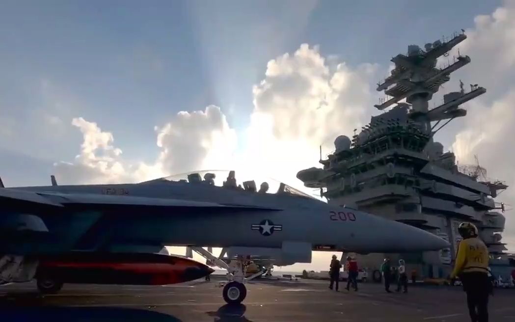 超级航母 61 美国尼米兹号航空母舰 (cvn 68) 世界上现役最古老的