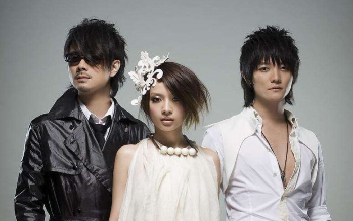 飞儿乐团合辑之"千年之恋",果然还是老歌好听!