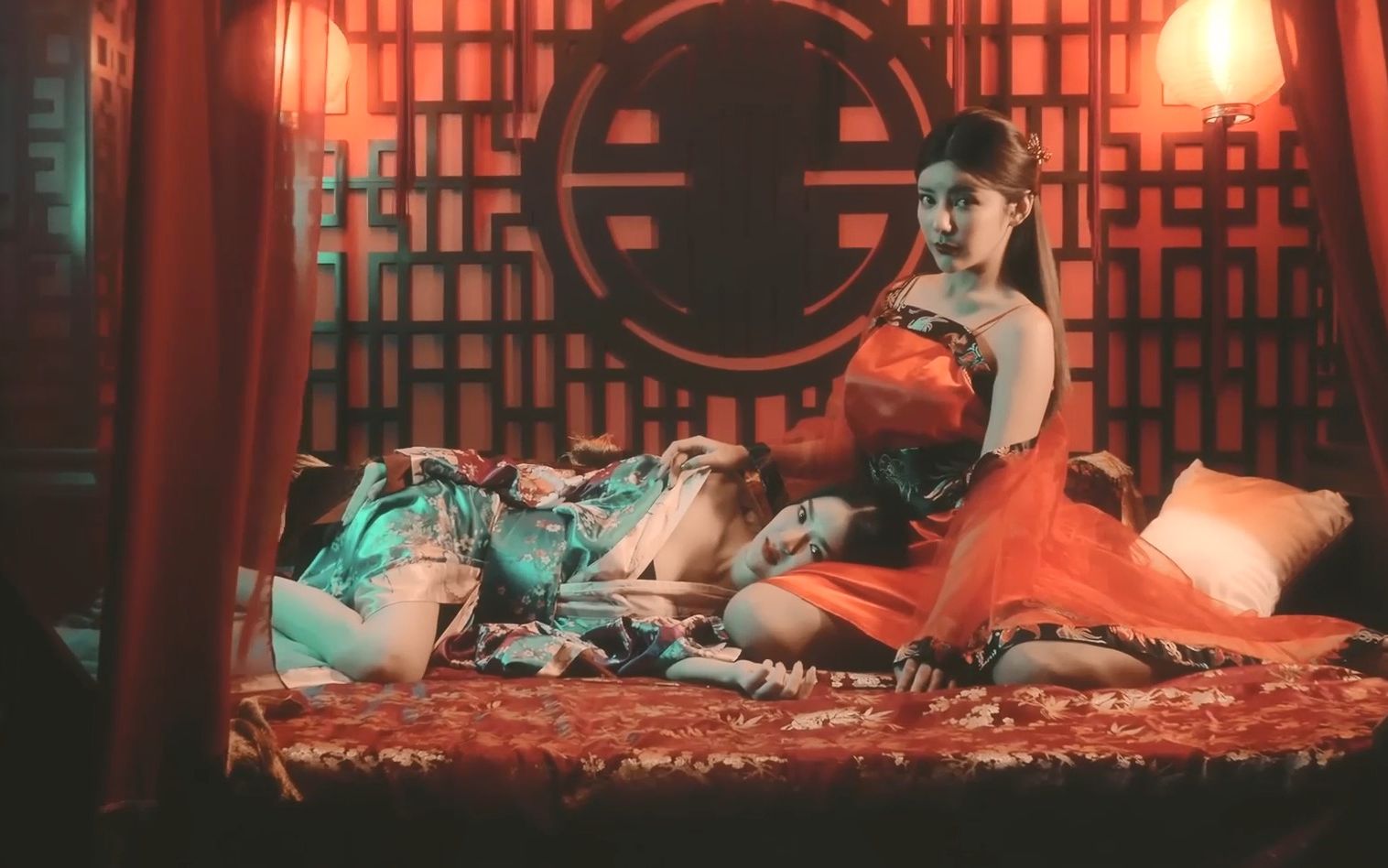 【百合向】神级泰国mv:三人姬情行不行?