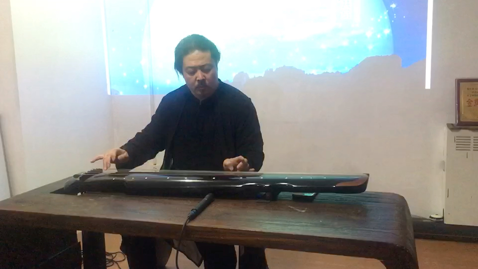 著名古琴演奏家赵小龙演奏《阳关三叠》