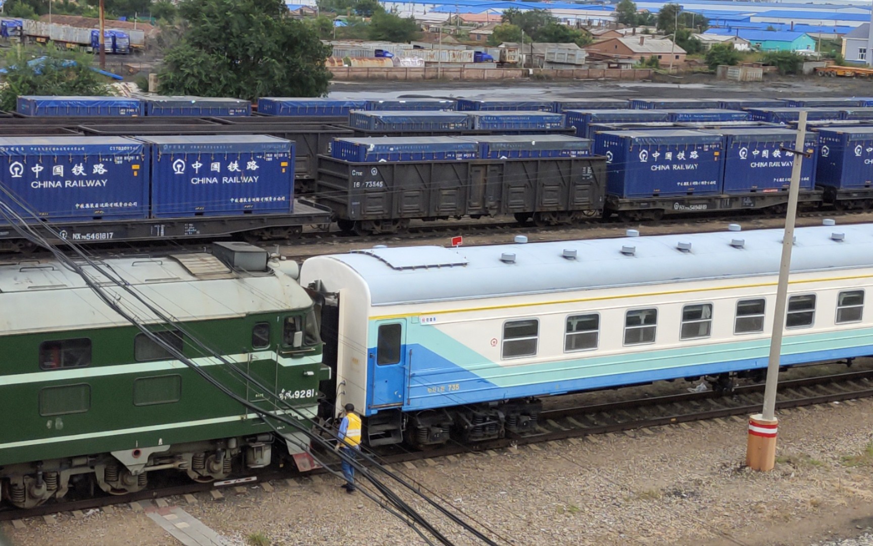 拍车全损音质视频df4b牵引哈局工程工务列车北上嫩林线前记录