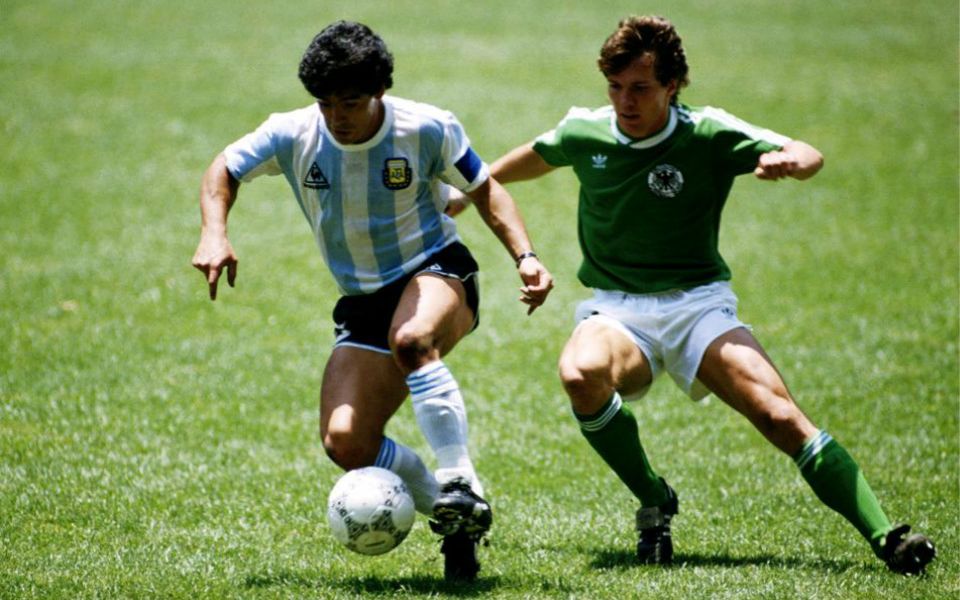 马拉多纳教你实况过人小技巧_哔哩哔哩_bilibili