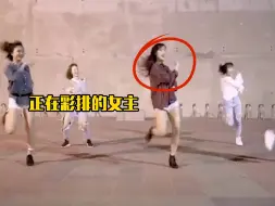 Download Video: 女主准备了戒指向男主求婚，没想到男主也同时掏出了戒指啊，双向奔赴的爱才有意义#求婚 #双向奔赴的爱情 #求婚大作战