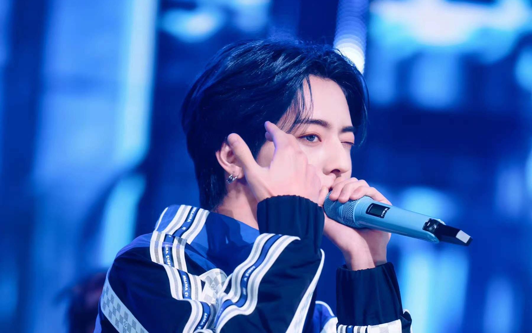 关于渡边温斗从儿子变老公的故事