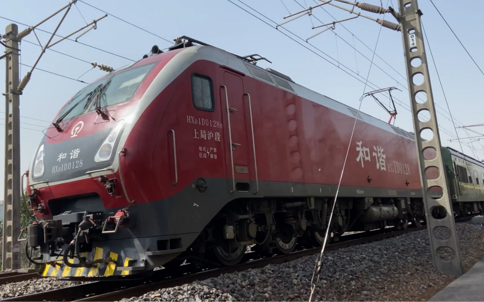 20220305电力客车k576永州上海南沪昆线上行通过松江站上局沪段hxd1d