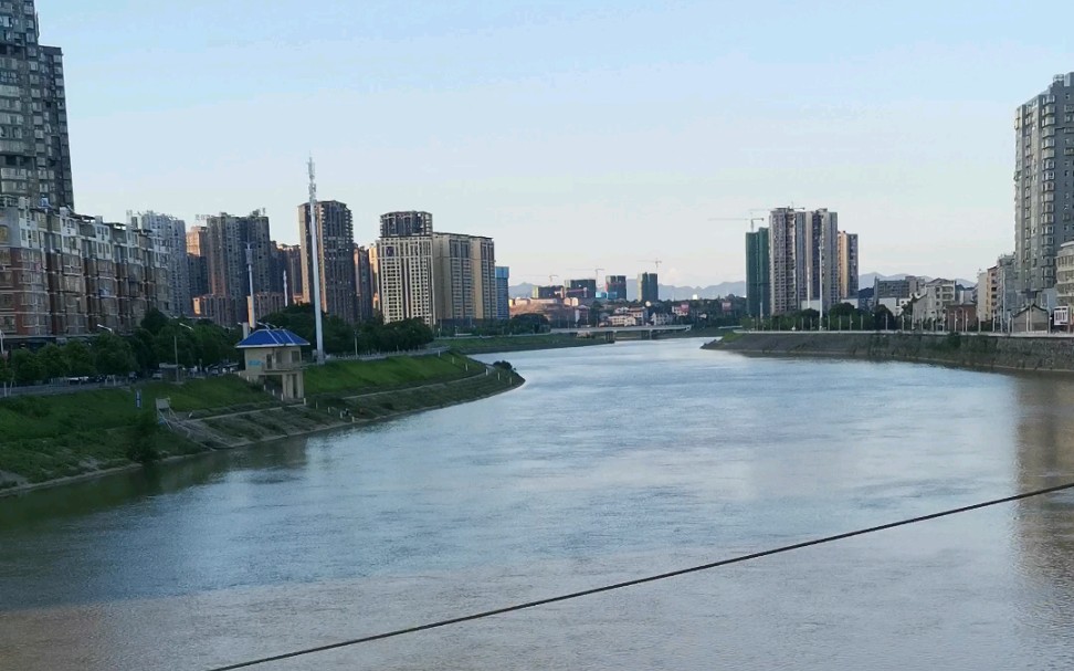 娄底一大桥的夏天