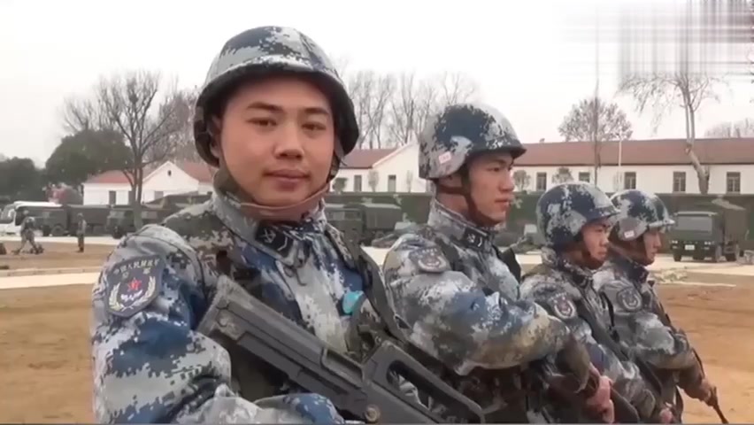 看兵哥哥是如何练习滚进的哔哩哔哩bilibili