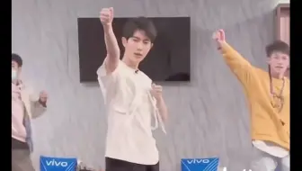 你没见过的“爱情鸟”练习室花絮，看一次哭一次，恍如隔世