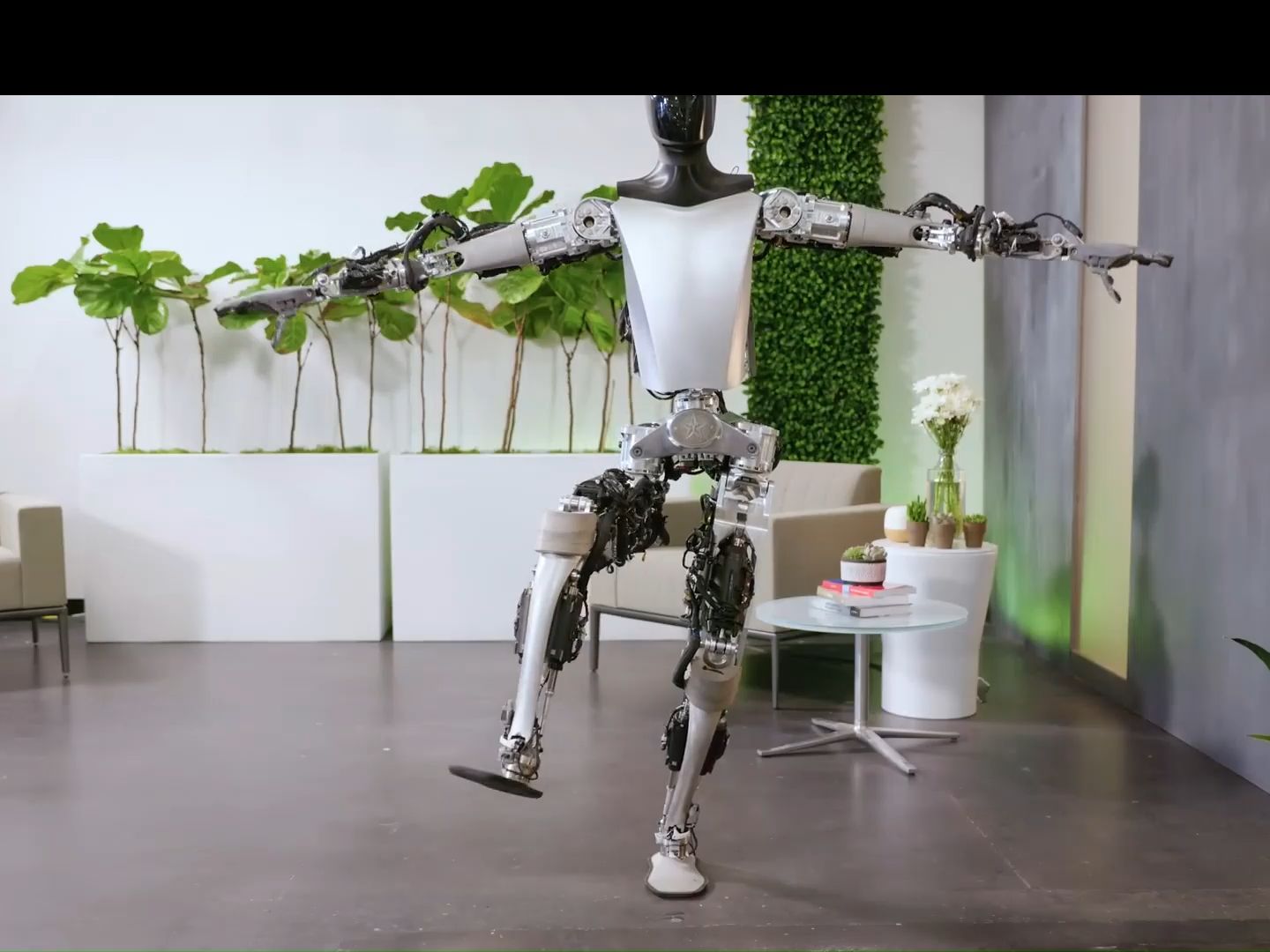 elon musk 埃隆马斯克:tesla bot 小机器人本领大,会玩积木会瑜伽