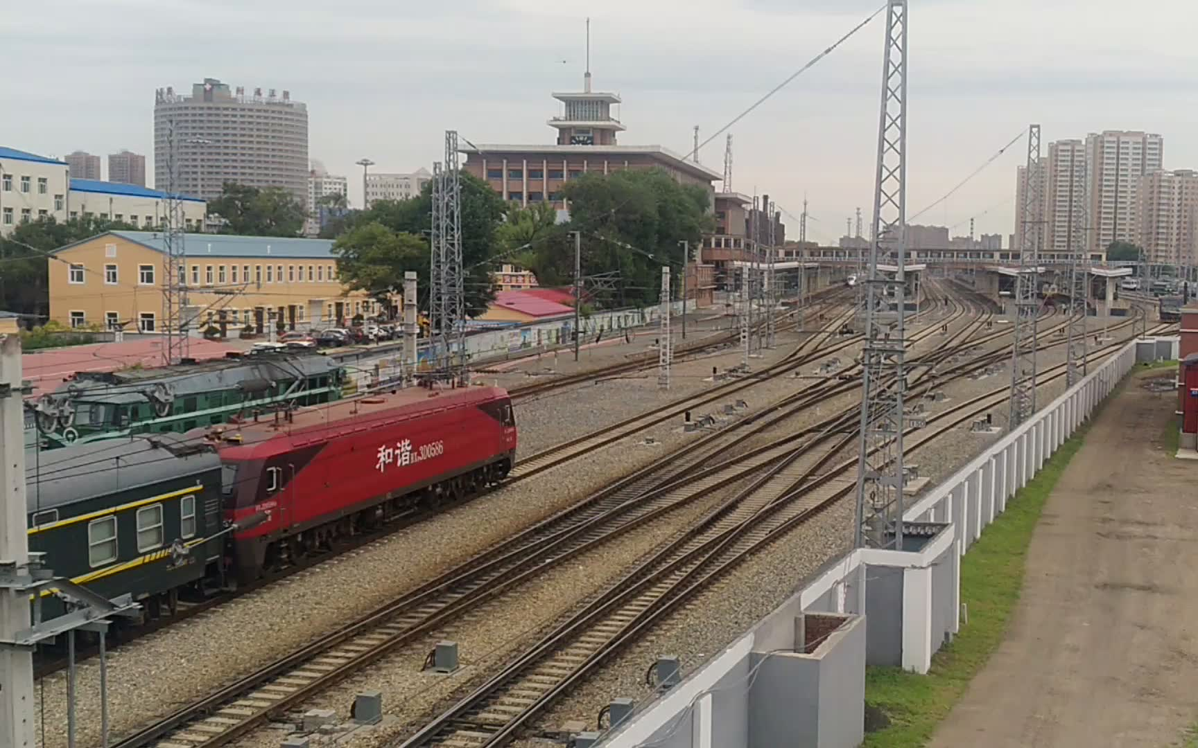 【中国铁路】t129次 齐北场4道停车