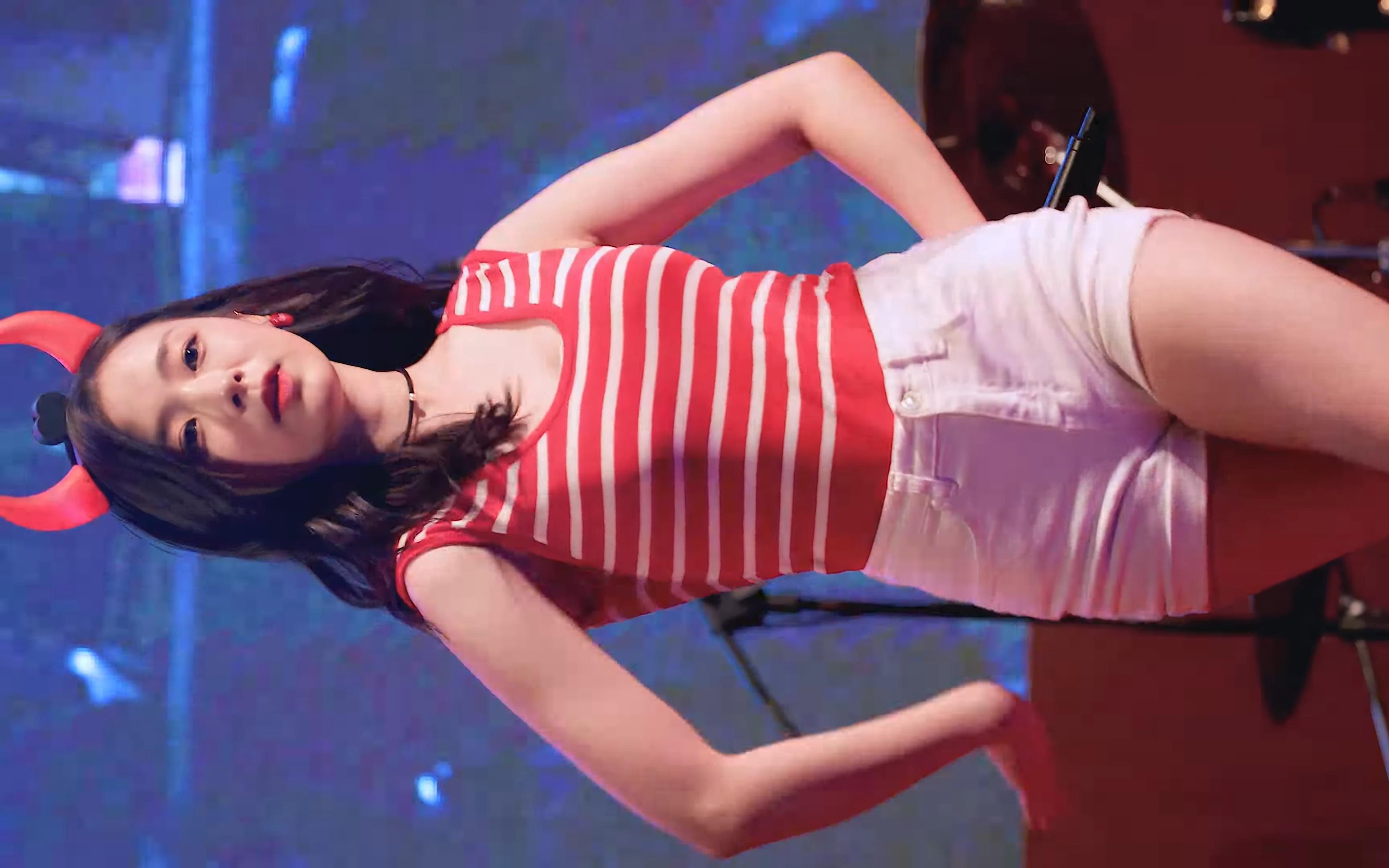 小恶魔扮相抓人眼球啊李真率高画质直拍180624apriljinsol