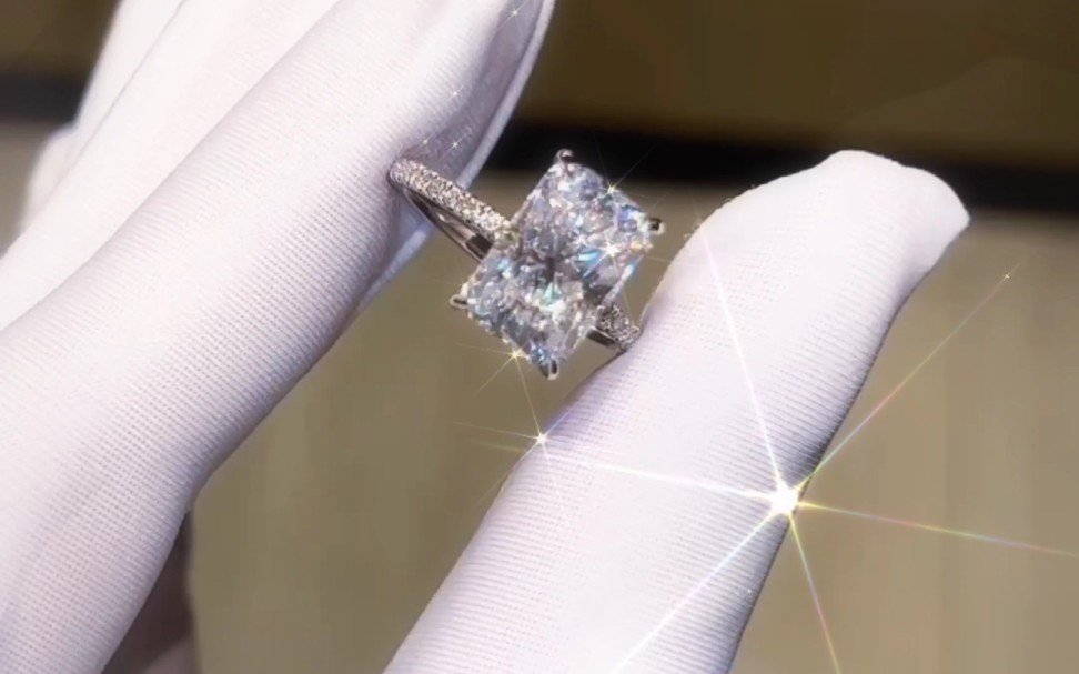 培育钻石 雷迪恩切割钻戒 闪耀璀璨