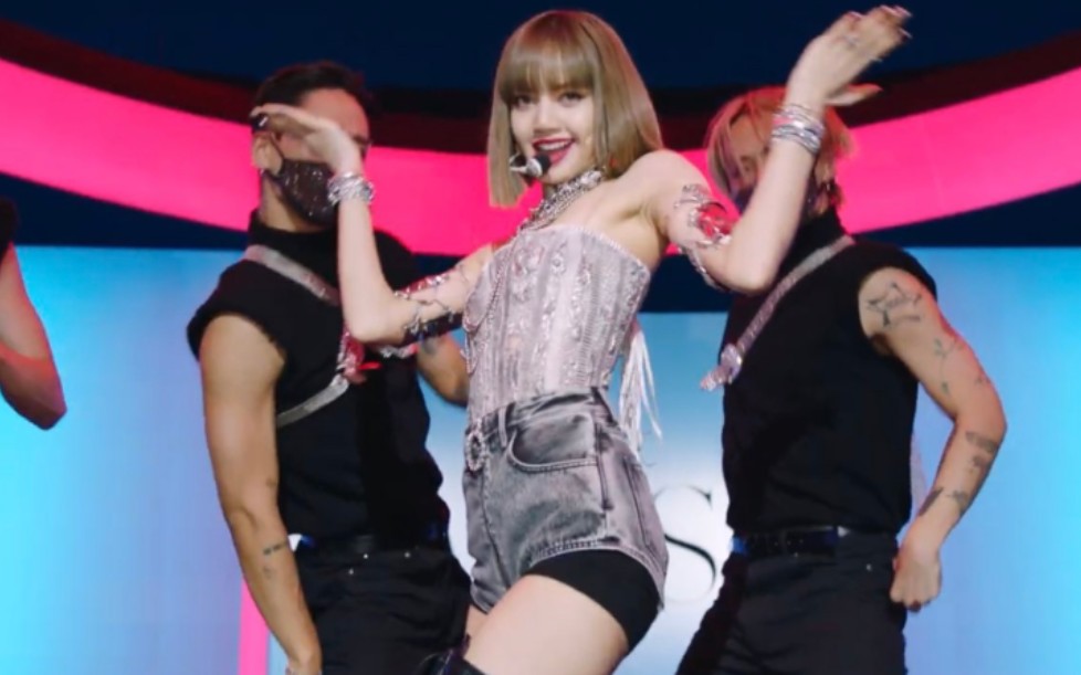 [图]BLACKPINK LISA Solo出道曲LALISA特别舞台