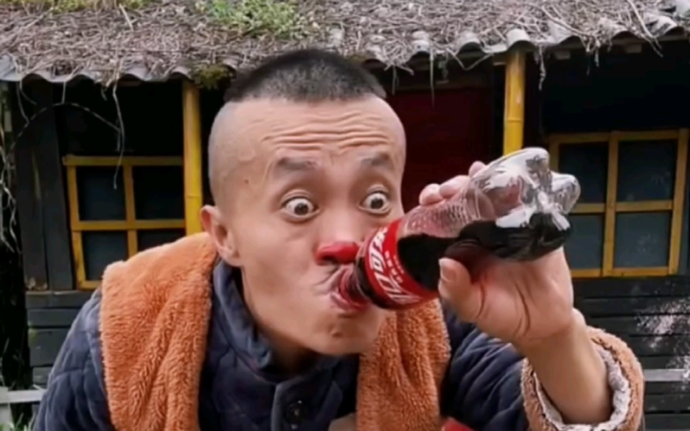 光头强喝可乐的样子,好搞笑?