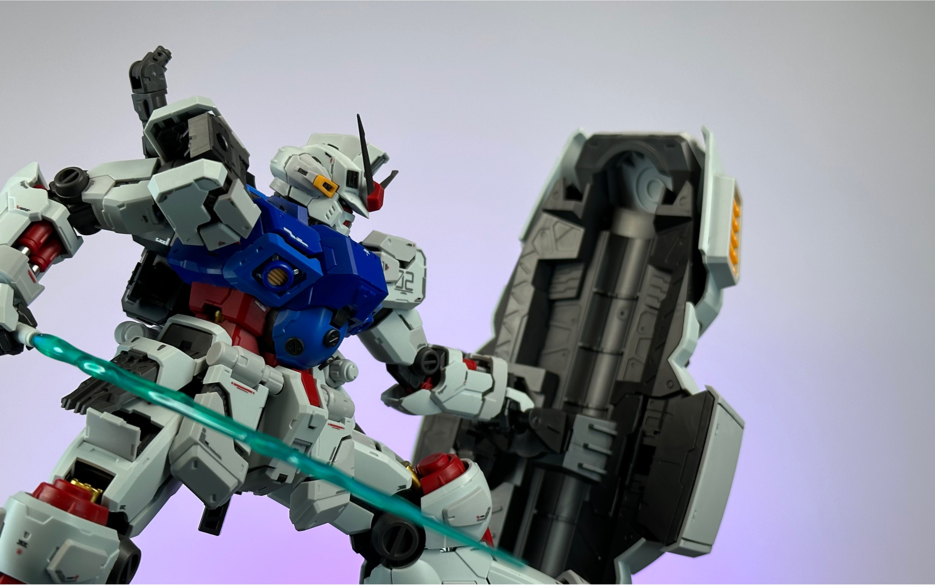 还未出货溢价达到50%的酸浆果 所罗门模玩的gp02.确实帅到爆