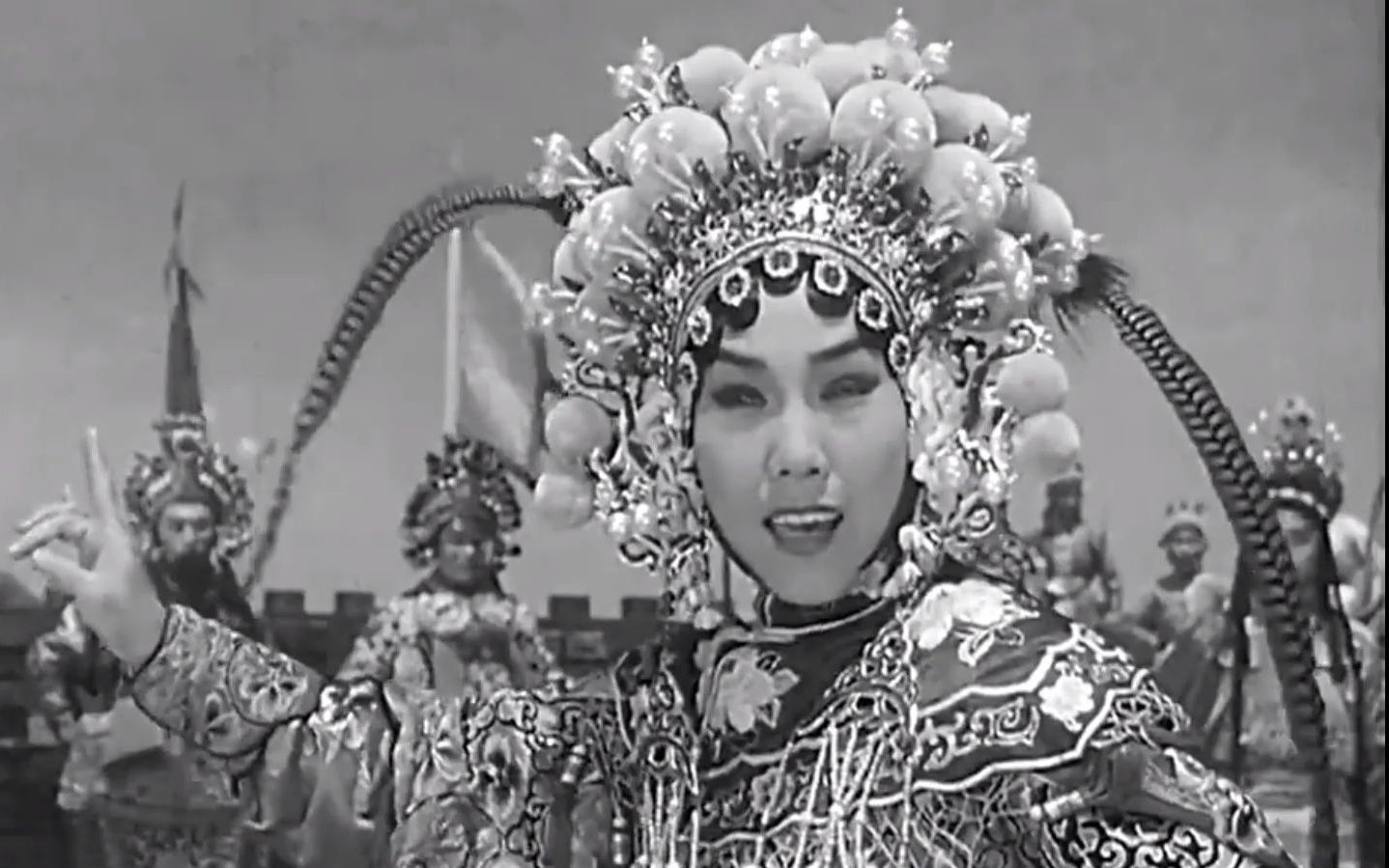 高清版《女审》1960年 主演: 筱文艳 / 何叫天 / 杨占魁 / 武筱凤 / 徐桂芳 编剧: 上海市人民淮剧团 导演: 徐苏灵 / 钱千里 / 吕君樵哔哩哔哩bilibili