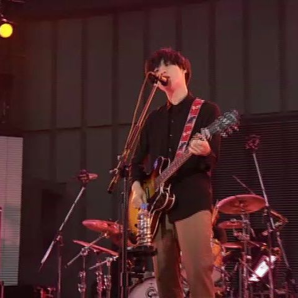 クリープハイプ——「一つじゃつまらないから、せめて二つぐらいや