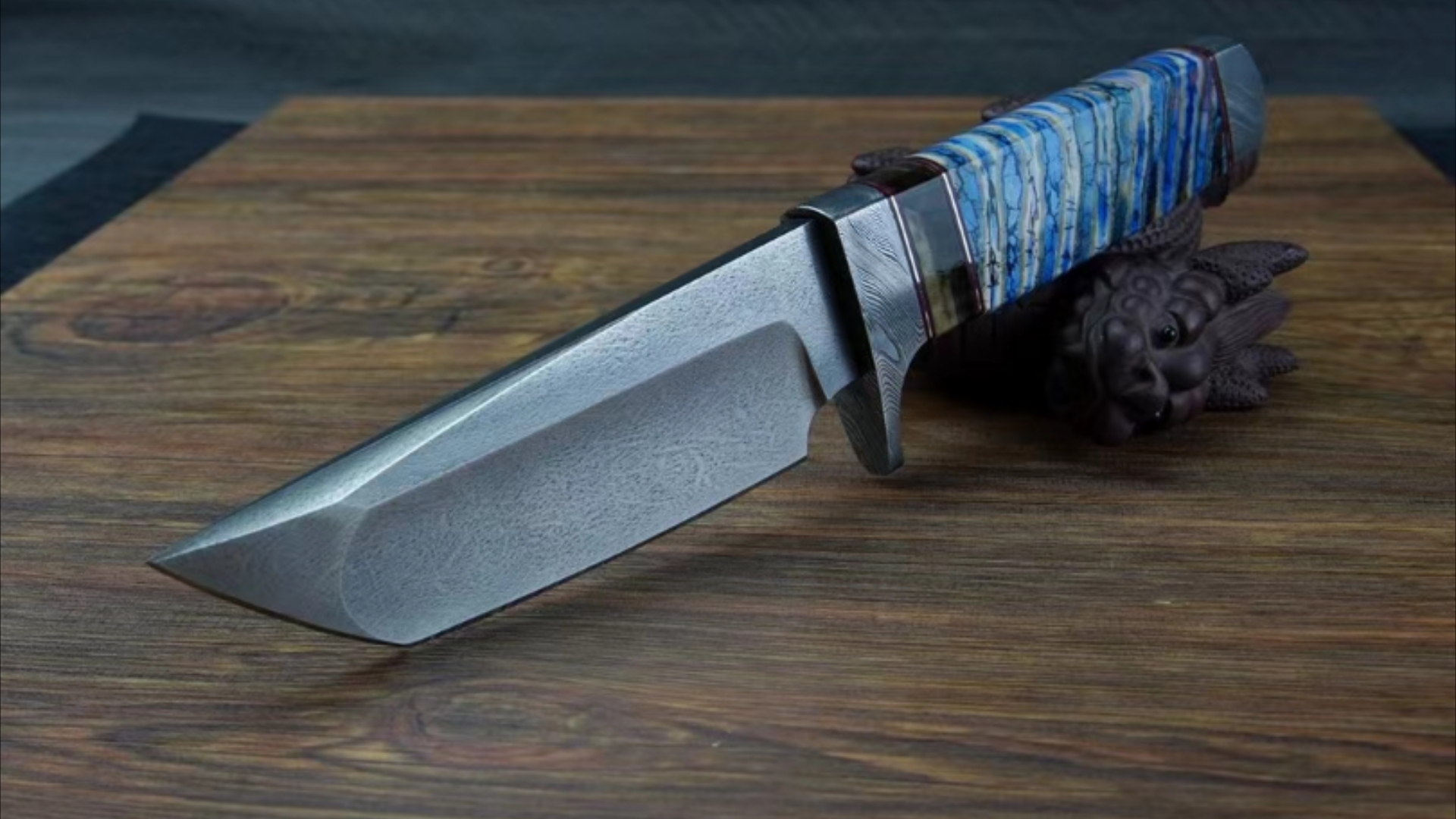 乌兹钢日式短刀全长:250mm刃长:130mm柄长:120mm刃宽:41mm厚度:6.