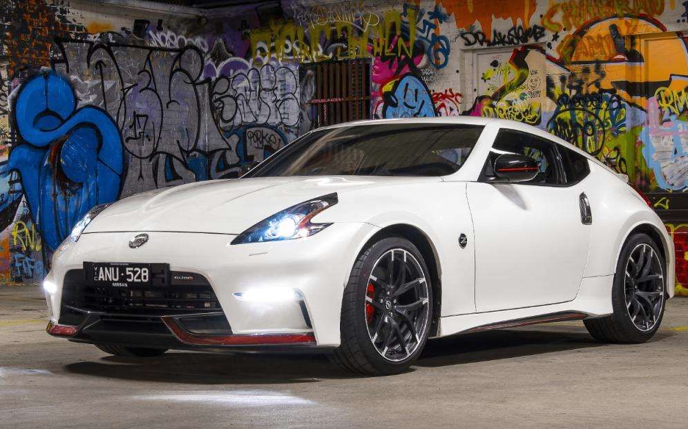 期盼已久的fairlady终于来了它就是尼桑400z