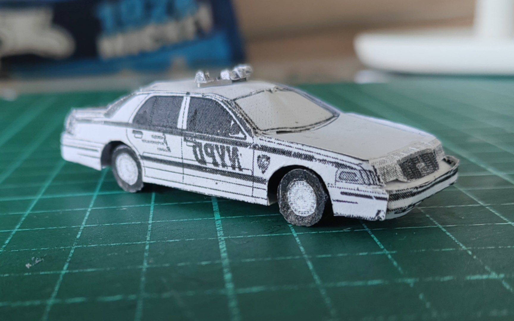 归来!nypd的皇冠,但是是转子灯