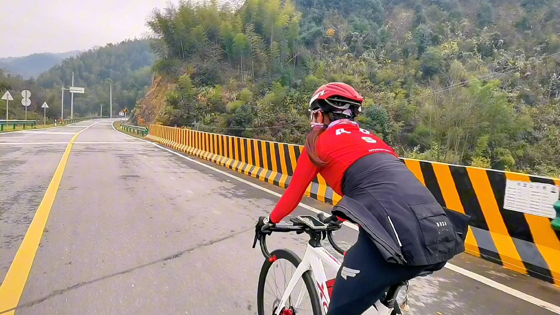 女骑 #公路车美女 #跑山时光 #陆水湖 #羊楼洞 自己掌握方向盘,去做