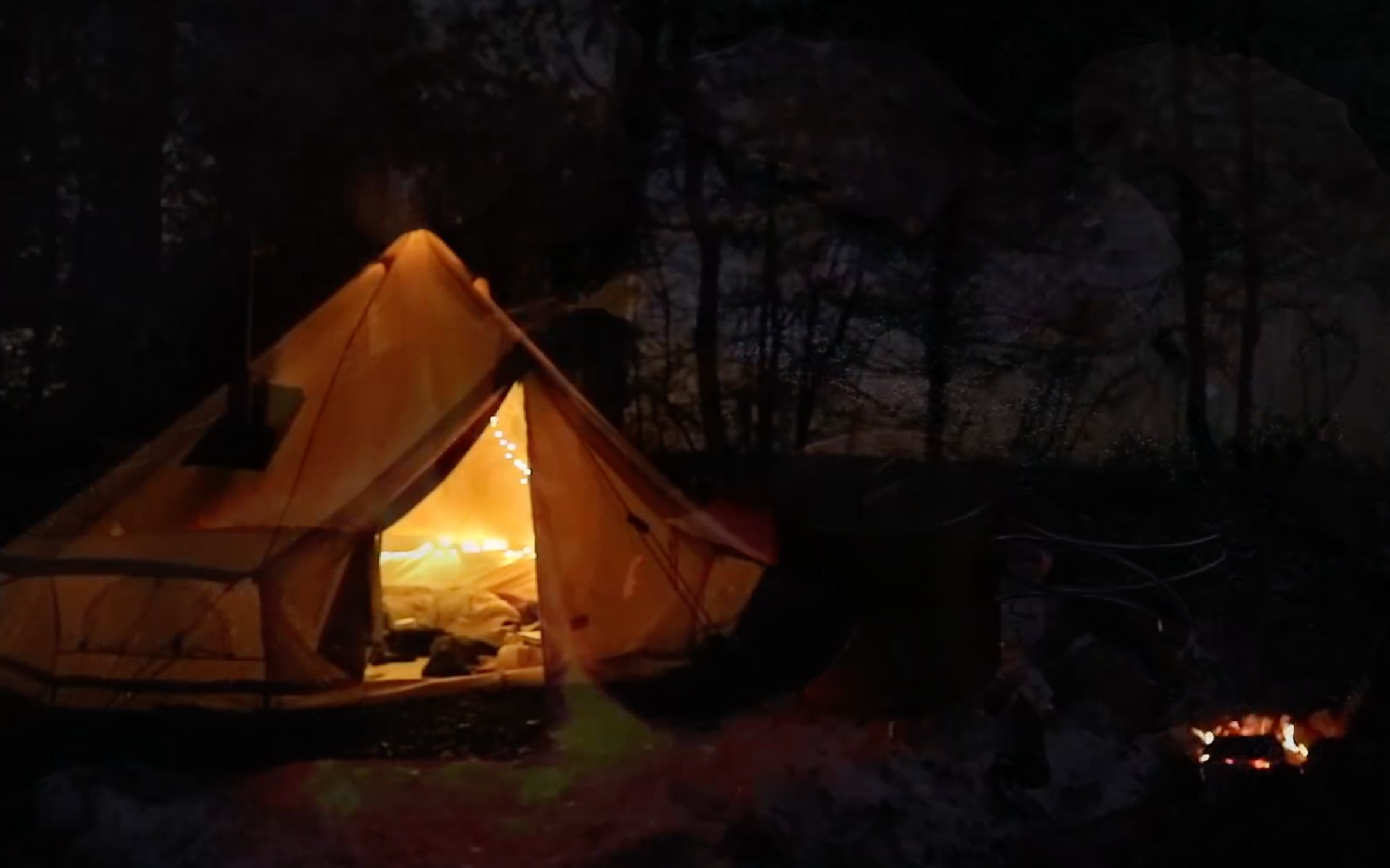 搬运icamplife取暖帐篷露营这哥们可能是个厨子2nightssolocamping