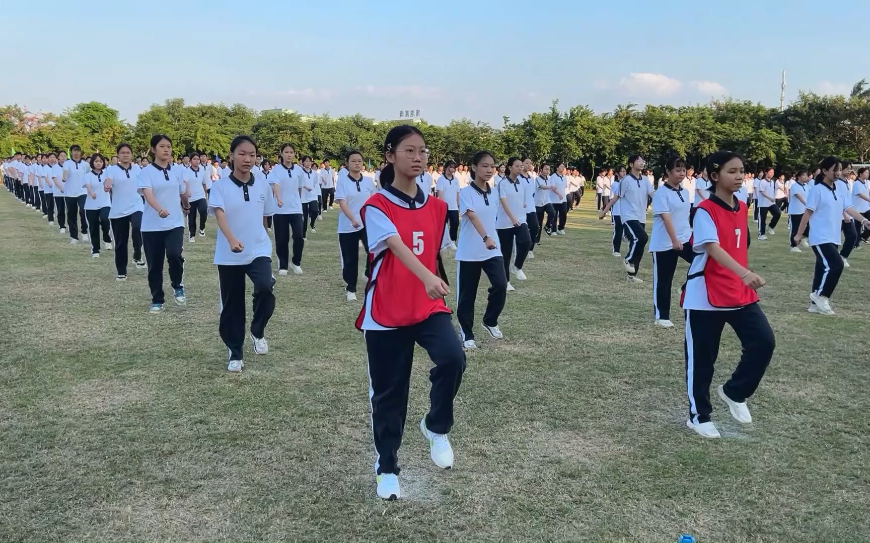 东莞市石竹实验学校室外大课间