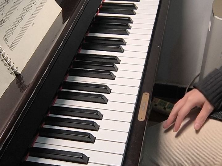 俄派尼古拉耶夫钢琴教材《我走上小山丘》