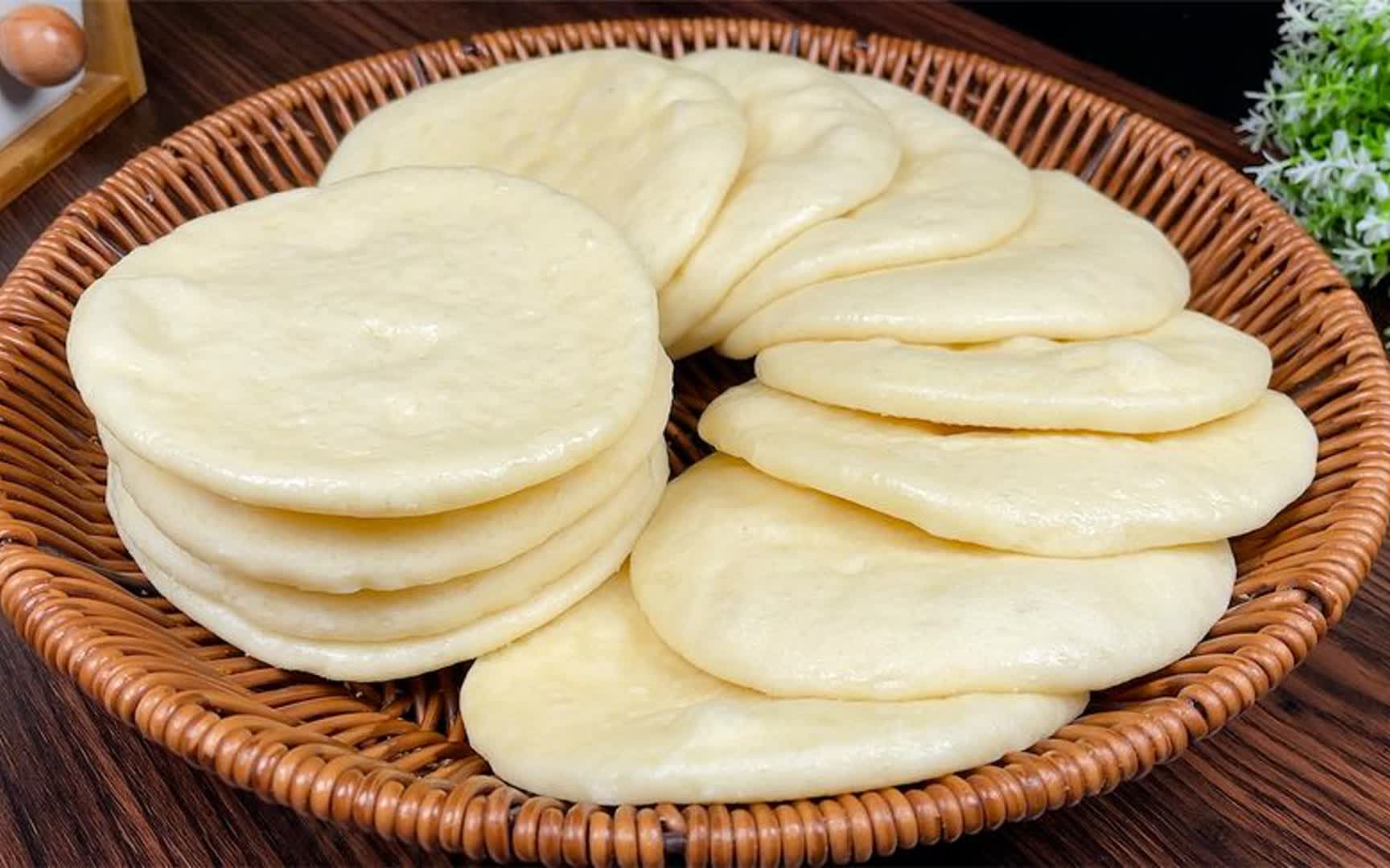 伏天闷热没胃口,教你简单小蒸饼,夹肉夹菜都好吃,真美味