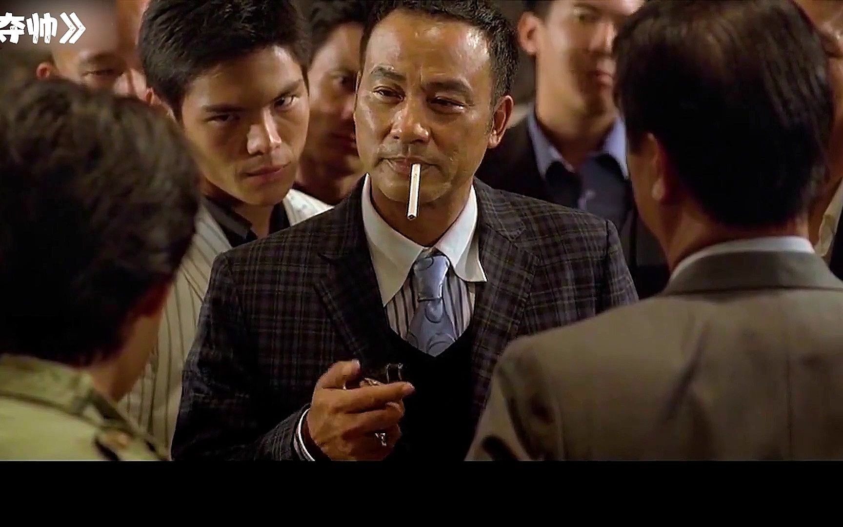 盘点港片里的十大嚣张人物乌鸦喜欢掀桌子苍蝇哥扮猪吃老虎