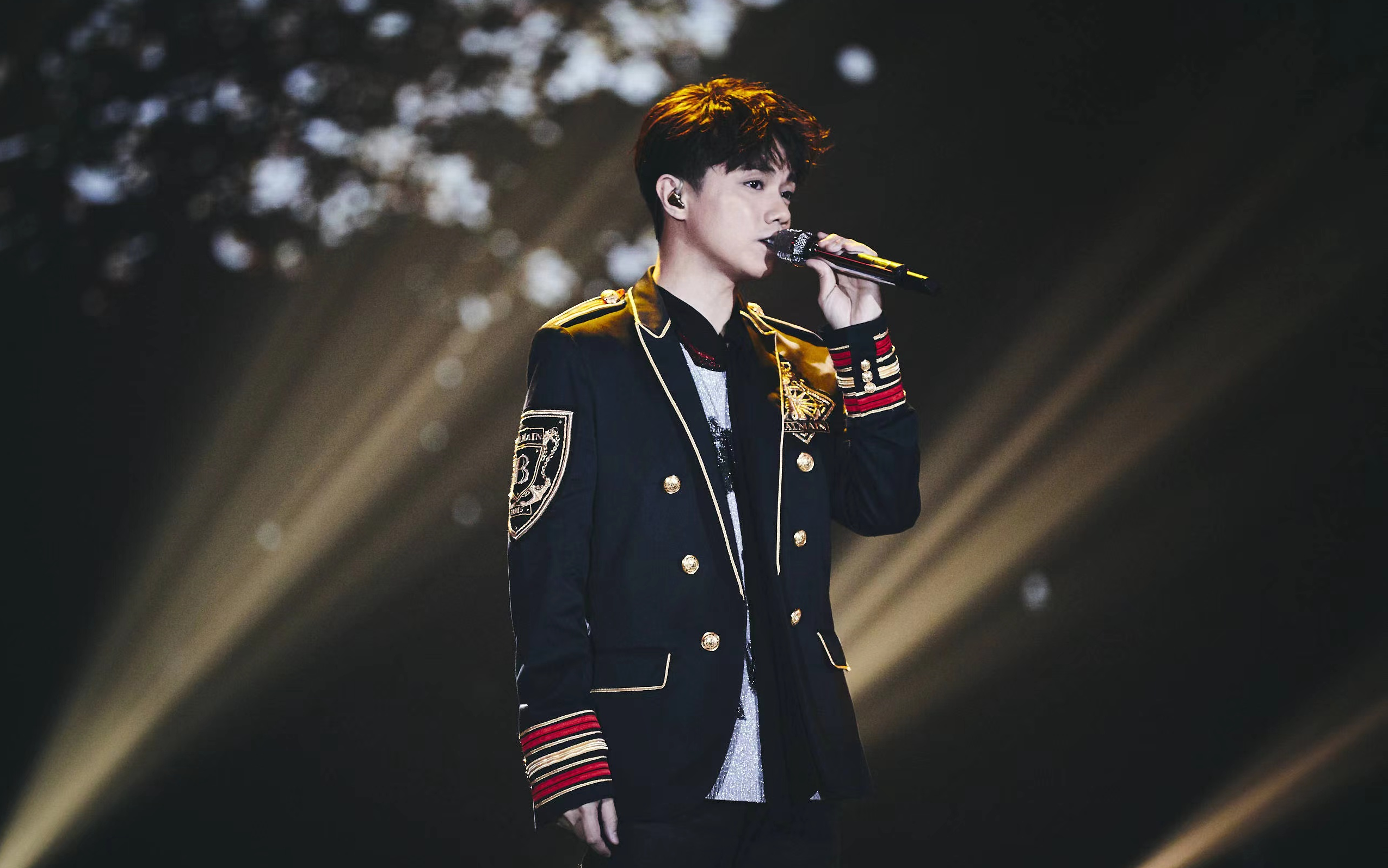 0】让我向你介绍,我最喜欢的歌手,张敬轩