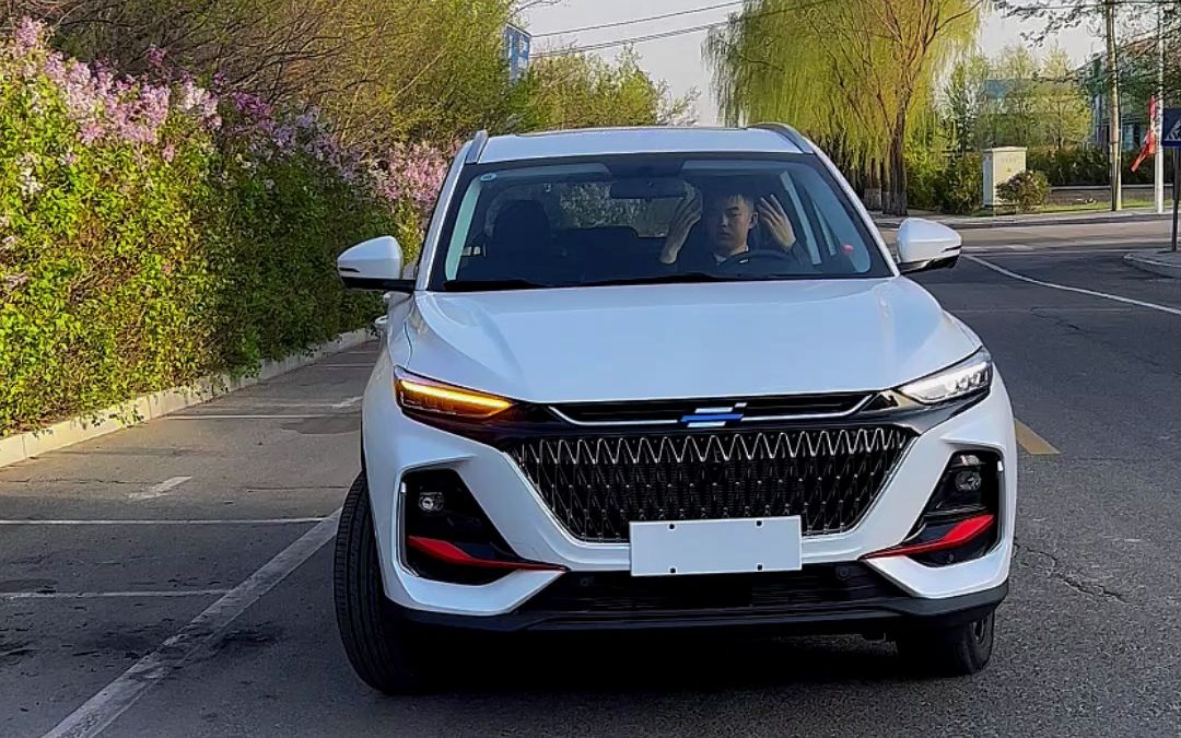 长安欧尚x7p2023款顶配7座!