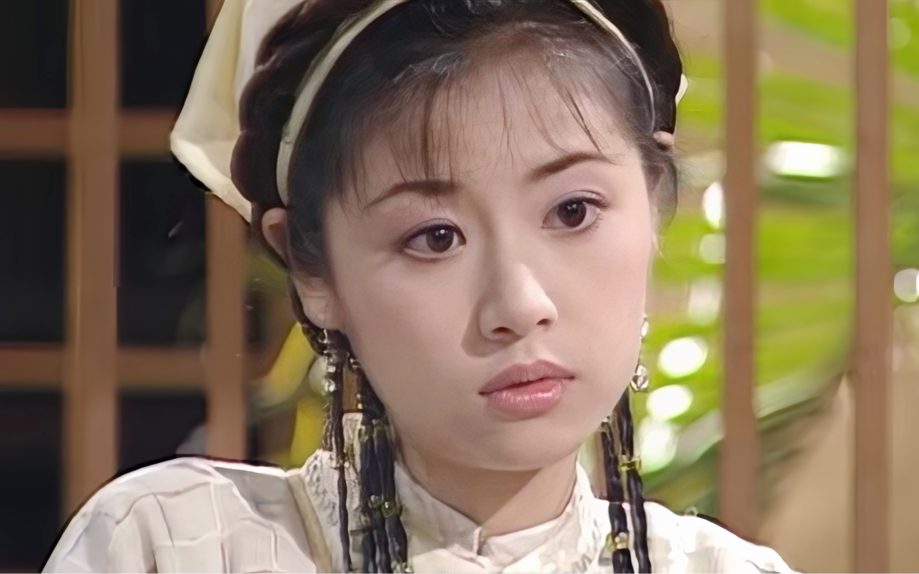 赵十两和珊珊帮助落魄书生,不料书生高中状元回来答谢