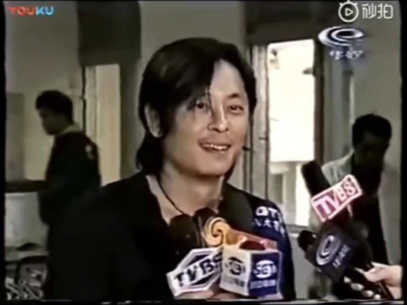 王杰~对音乐一丝不苟,为慈善杰尽所能!2003慈善演唱会采访哔哩哔哩bilibili