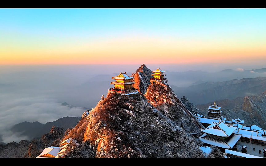 [图]“浮生只合尊前老。雪满长安道。故人早晚上高台。赠我江南春色、一枝梅。”