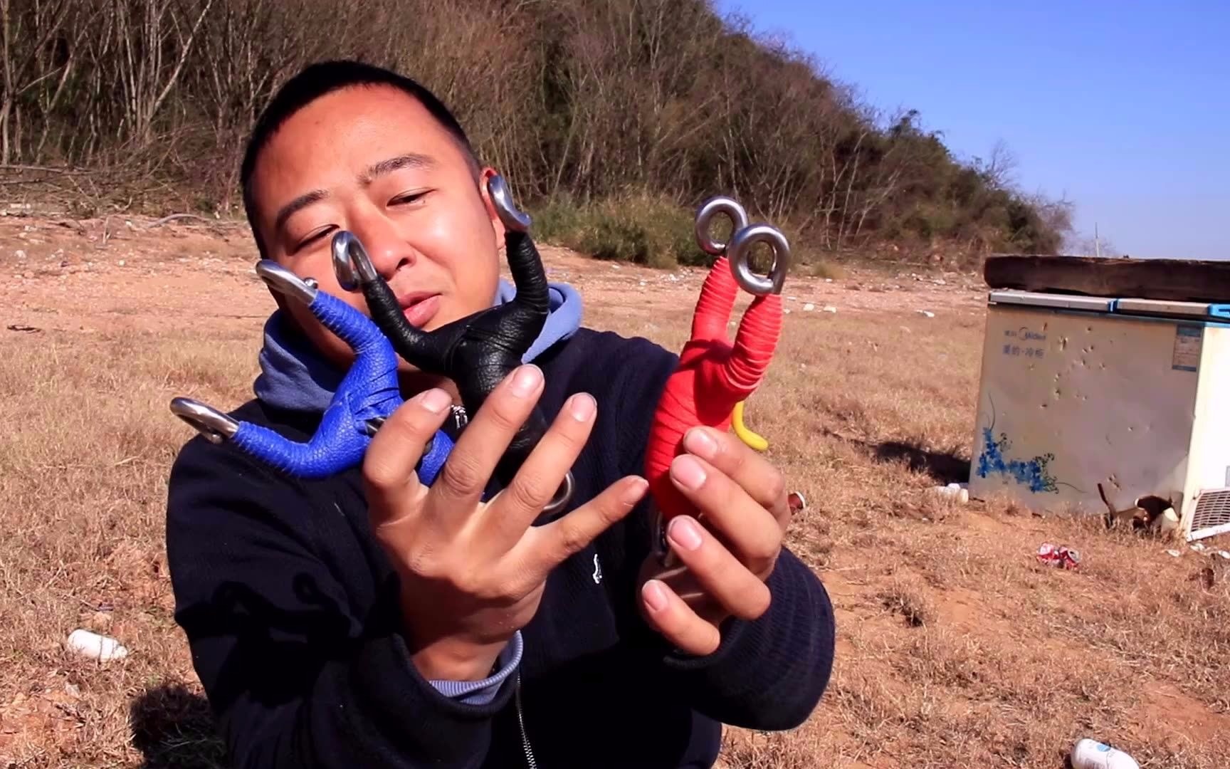 纯手工制作速射弹弓测试这射速太快了空中打小石块