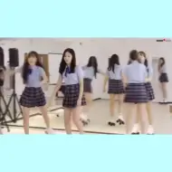 下载视频: [gfriend]旱冰鞋名场面，多的不用说大家都懂