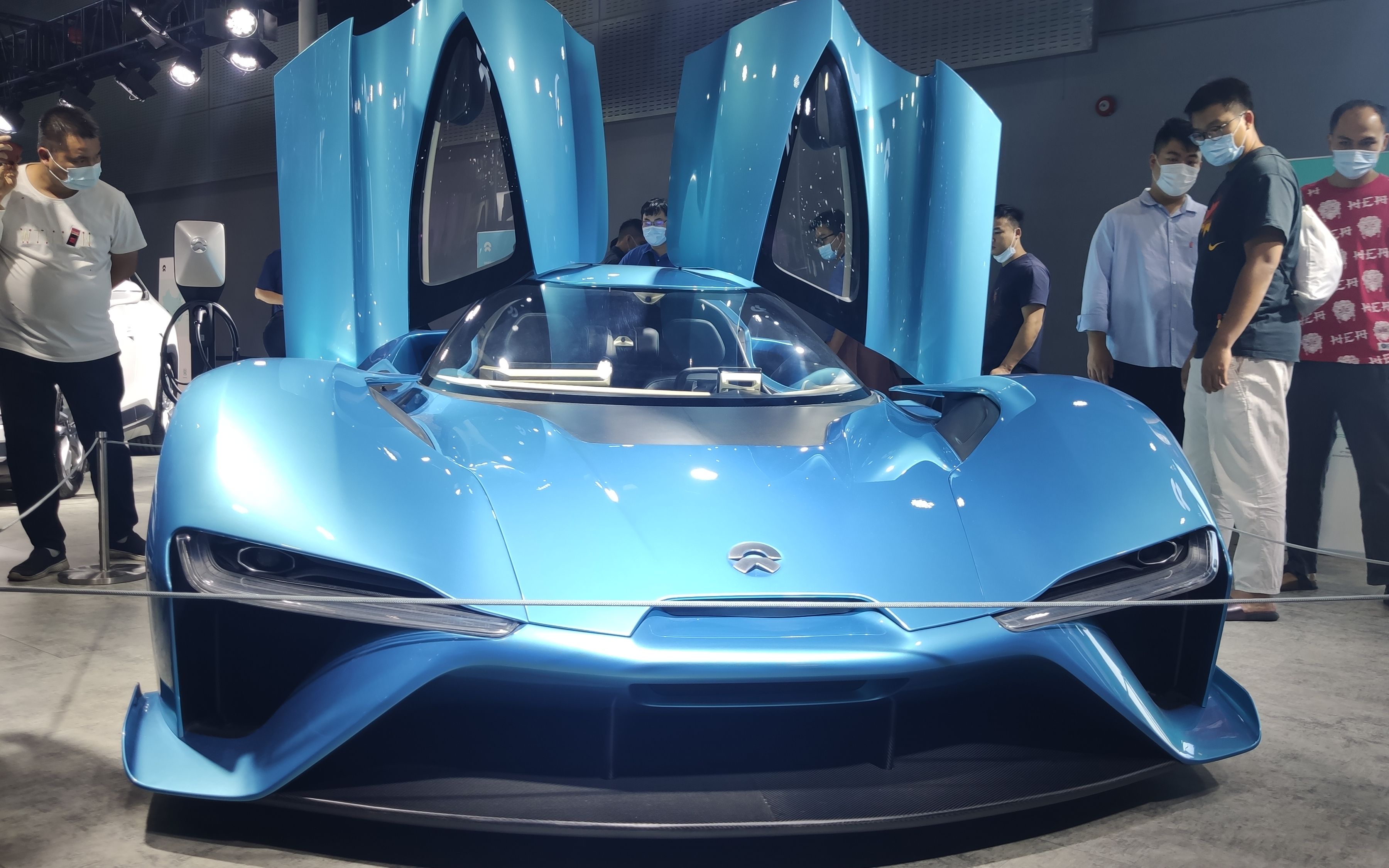 1000万的国产电动超跑蔚来ep9,什么人才会买呢?燃油车不香么?