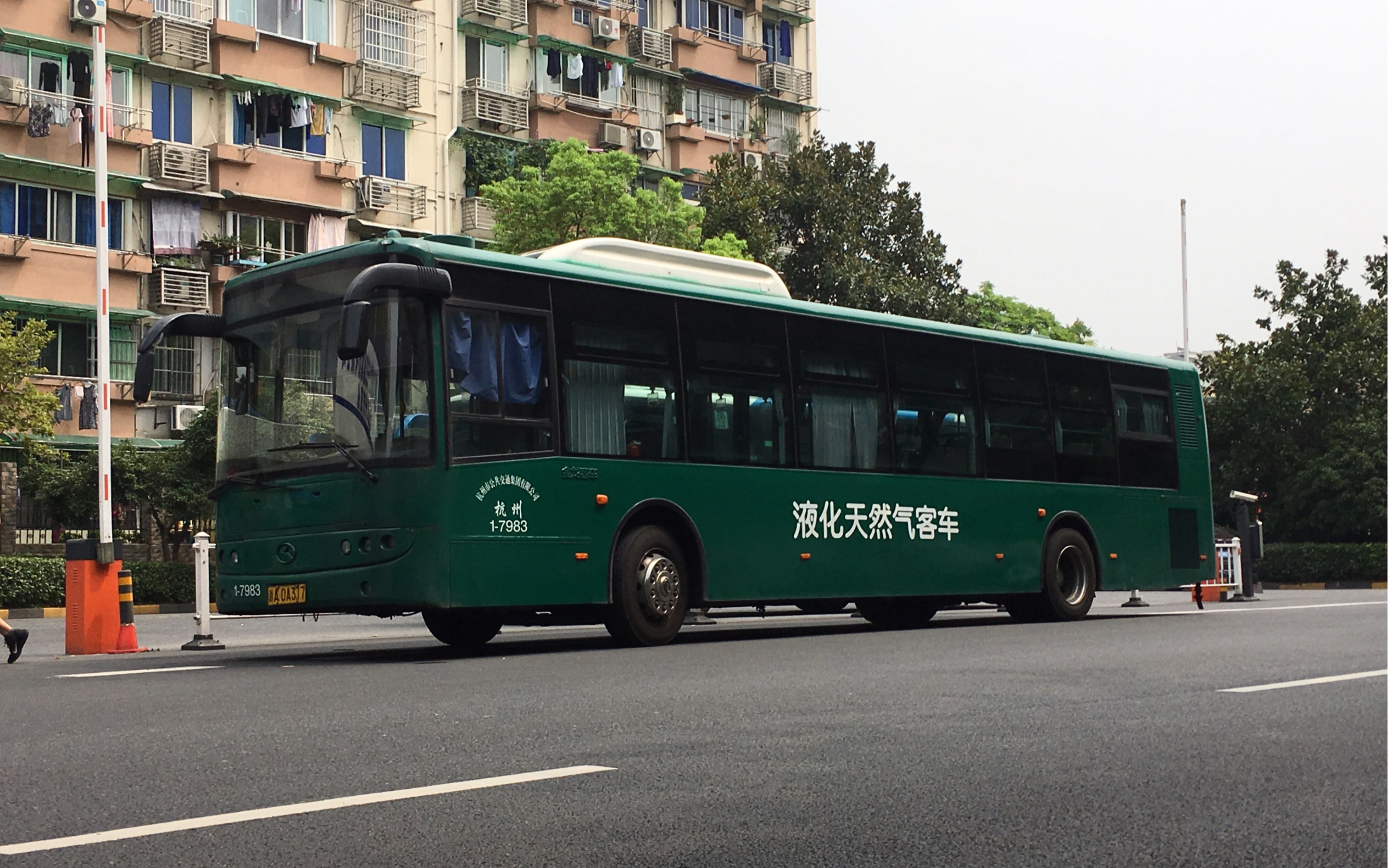 杭州公交 xmq6121g2 86路 1-7983