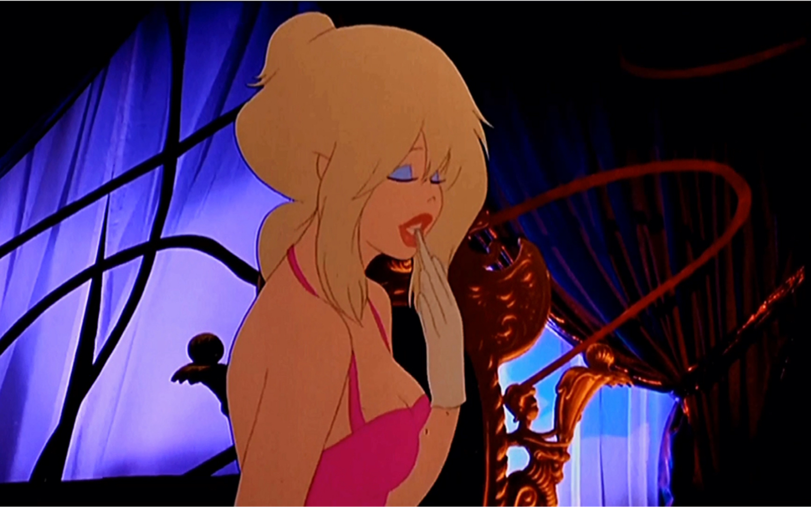 【美女闯通关/1992】可爱在性感面前一文不值