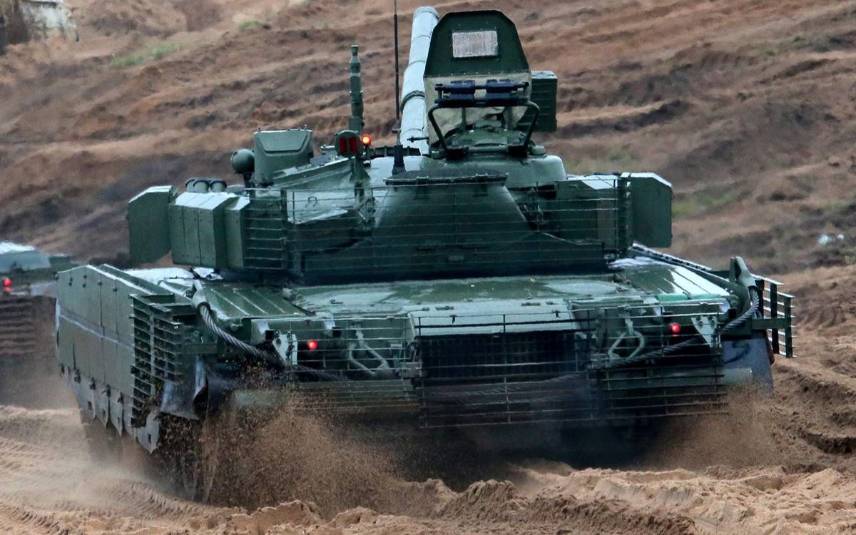 苏联小萝莉t80bvm把北约大姐姐们玩的团团转!