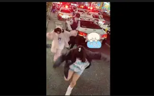 Download Video: 樱花妹在歌舞伎町处理事件的警车前蹦迪